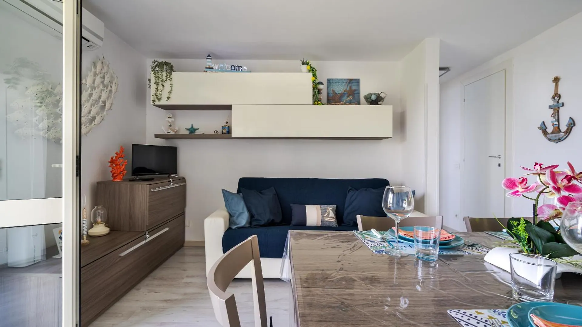 La Goccia Sul Mare Apartment Letojanni