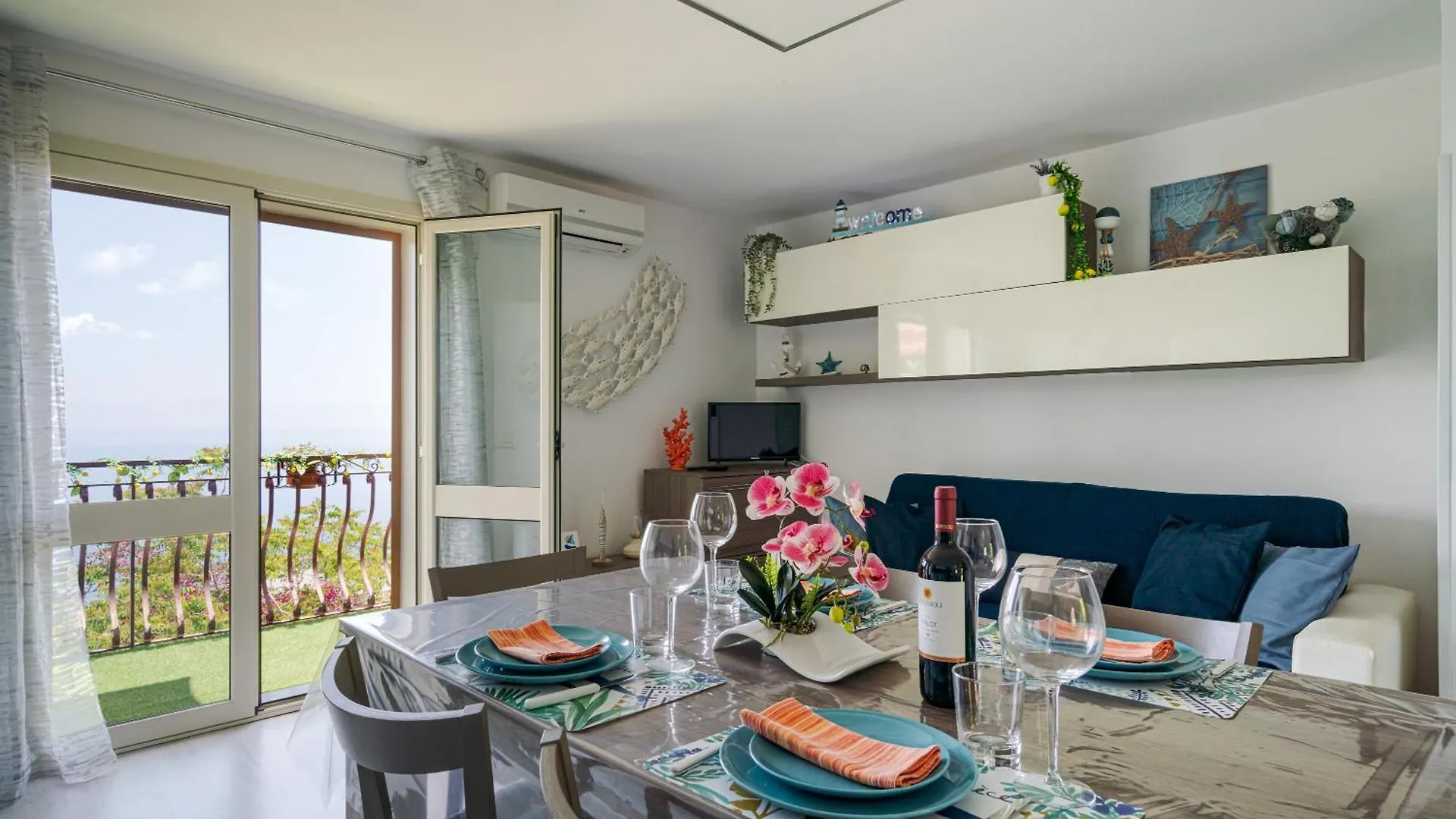 La Goccia Sul Mare Apartment Letojanni