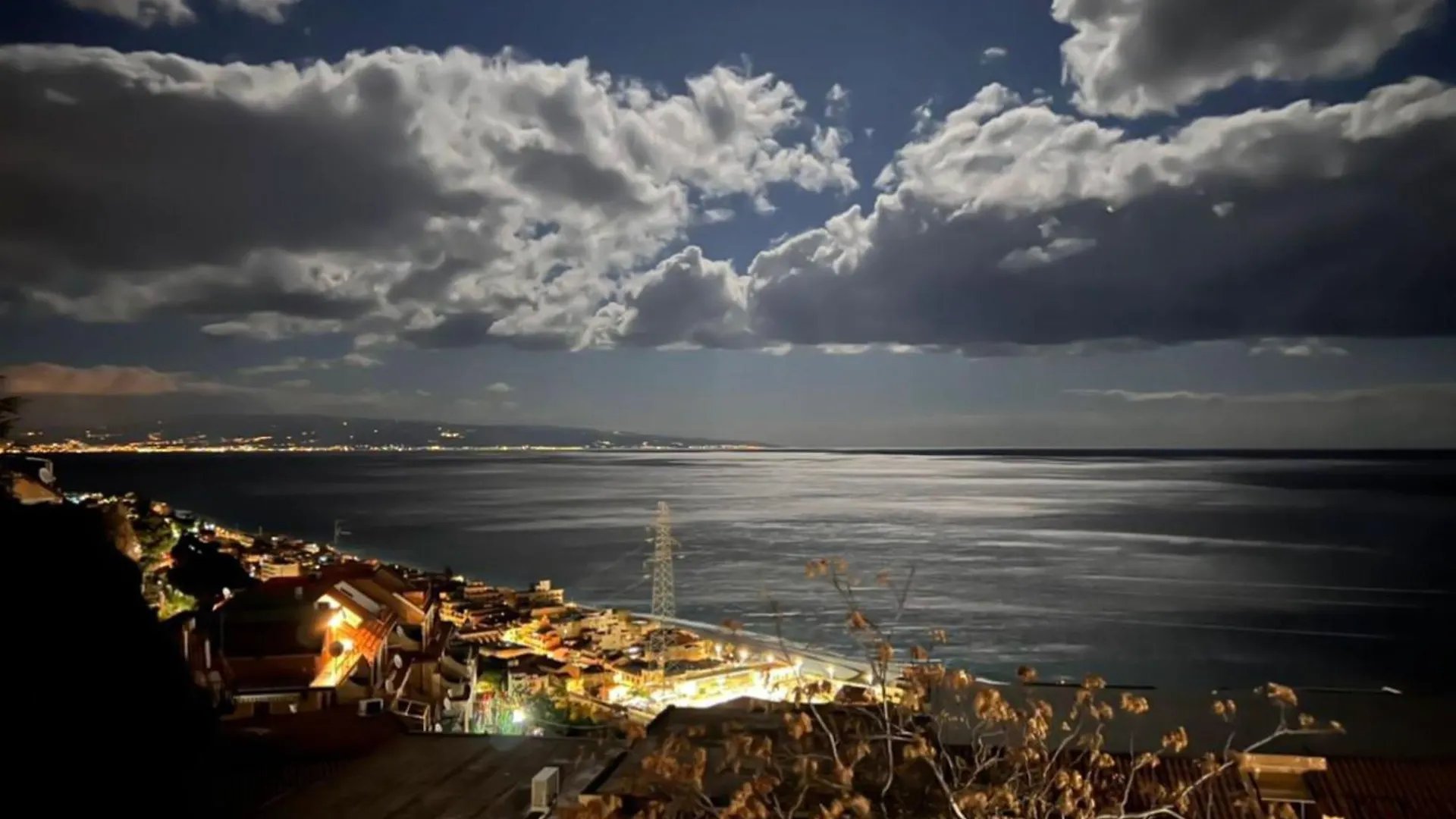 La Goccia Sul Mare Apartment Letojanni