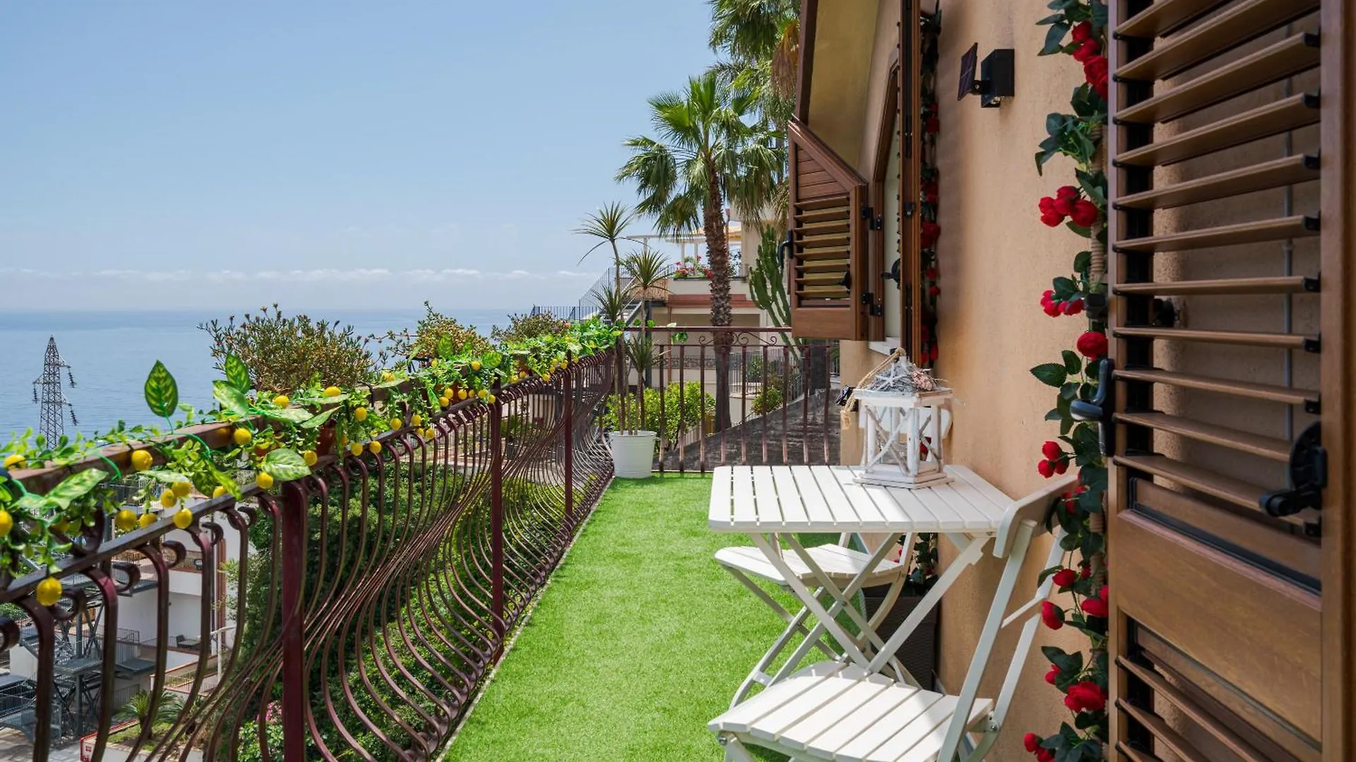 La Goccia Sul Mare Apartment Letojanni